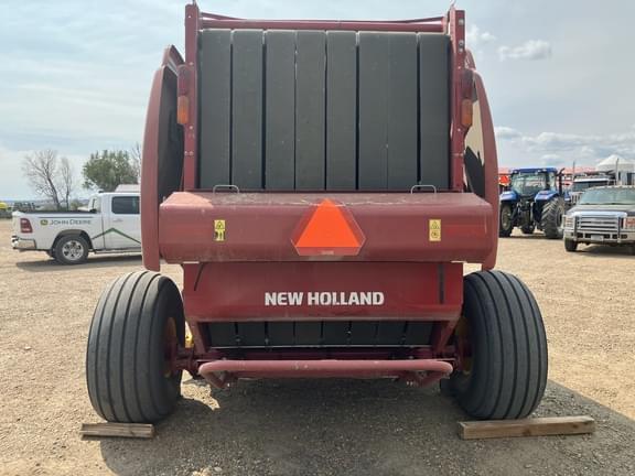 Image of New Holland RB560 Specialty Crop equipment image 2