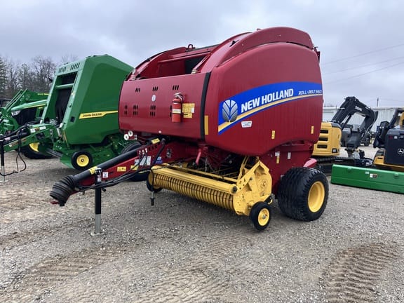 2017 New Holland RB560 Equipment Image0