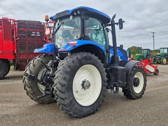 Image of New Holland T7.210 equipment image 2