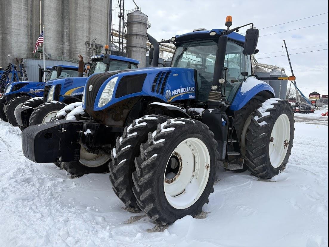 2017 New Holland T8.380 Equipment Image0