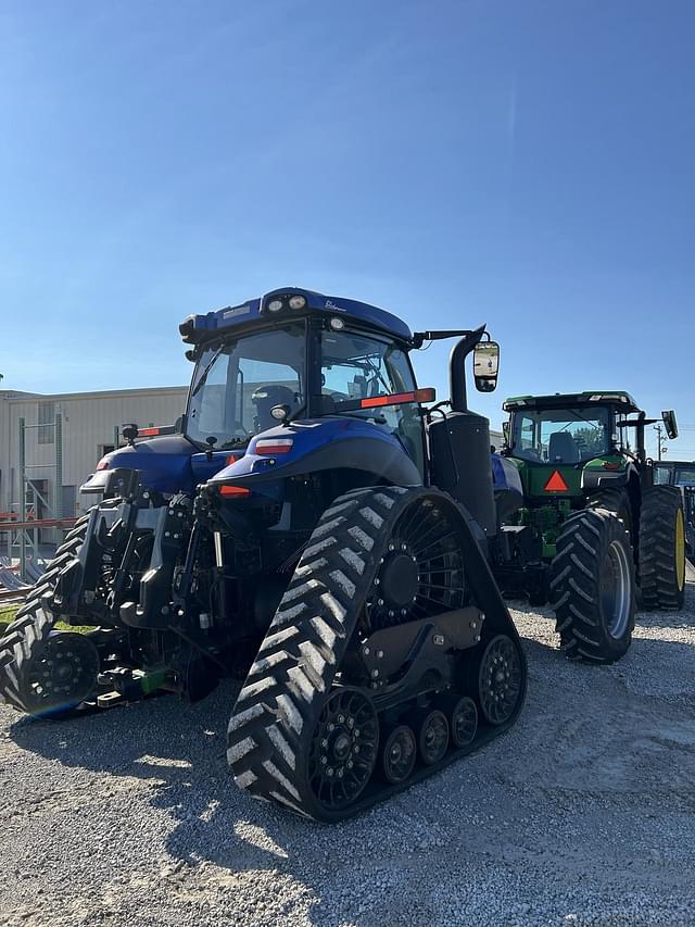 Image of New Holland T8.410 SmartTrax equipment image 2