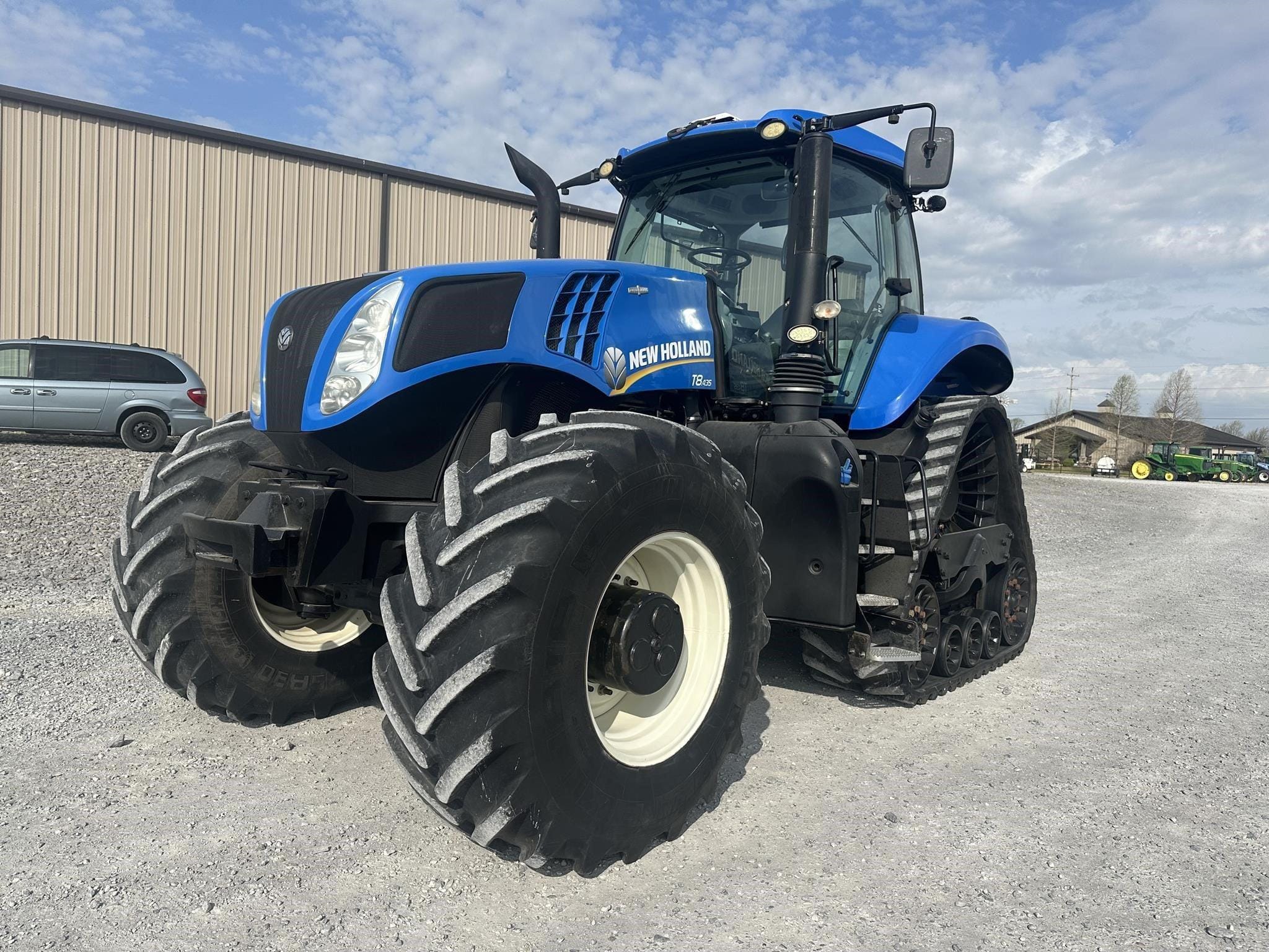 2017 New Holland T8.435 SmartTrax Equipment Image0
