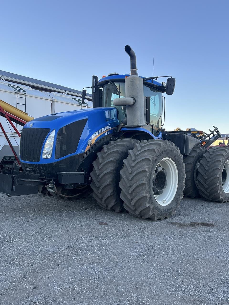 2017 New Holland T9.700 Equipment Image0