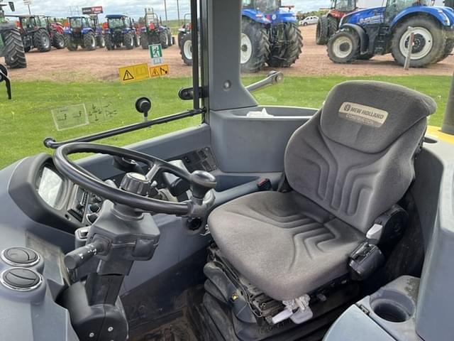Image of New Holland W80C equipment image 2