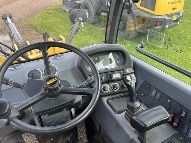 Image of New Holland W80C equipment image 3