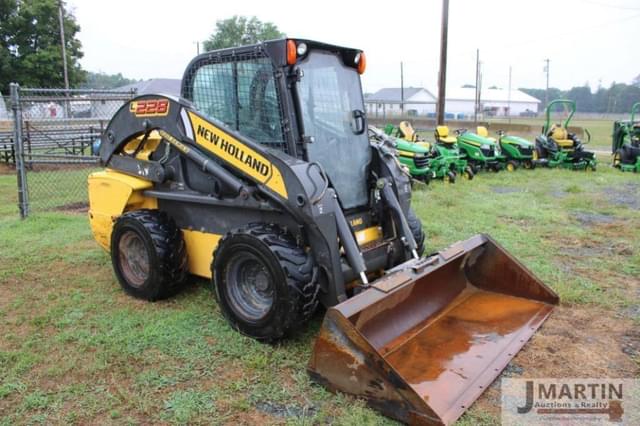 Image of New Holland L228 equipment image 1