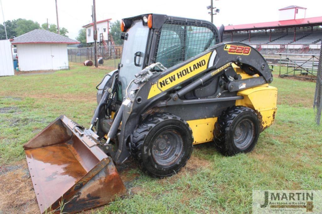 Image of New Holland L228 Primary image