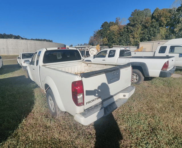 Image of Nissan Frontier equipment image 1