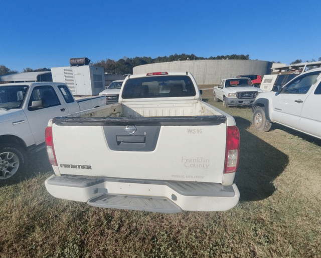 Image of Nissan Frontier equipment image 2