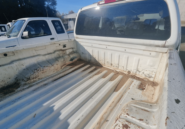 Image of Nissan Frontier equipment image 4