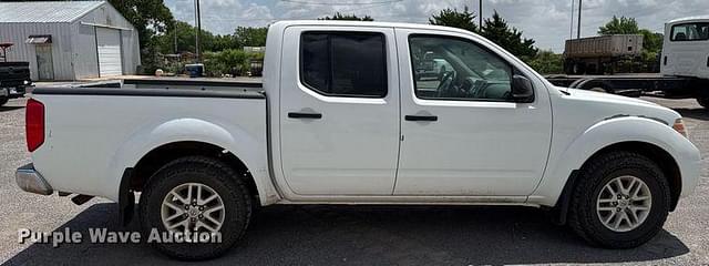 Image of Nissan Frontier equipment image 3