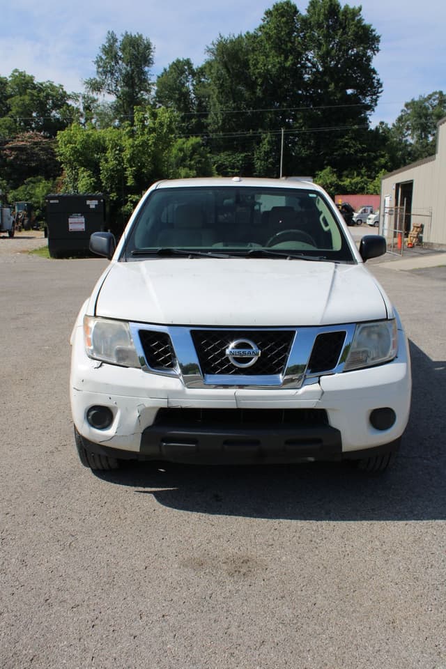 Image of Nissan Frontier equipment image 3