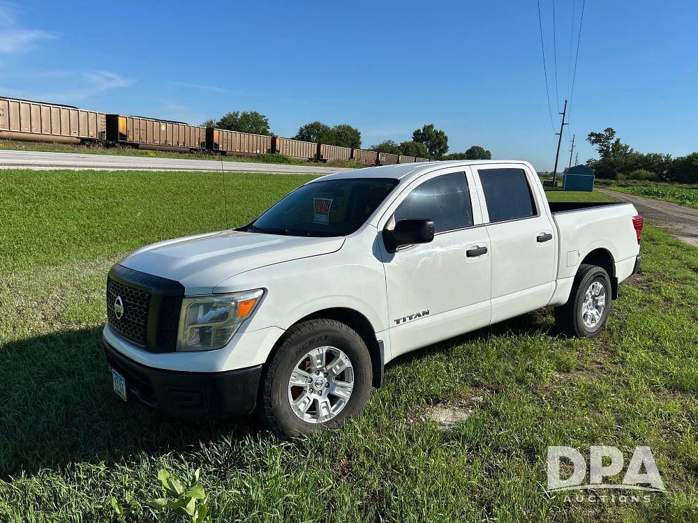Image of Nissan Titan Primary image