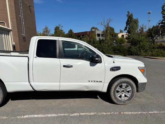 Image of Nissan Titan equipment image 4
