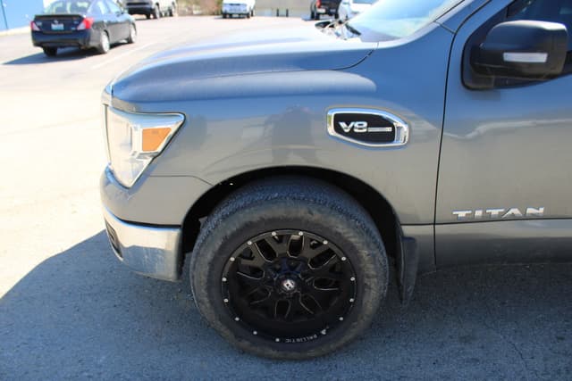 Image of Nissan Titan equipment image 4