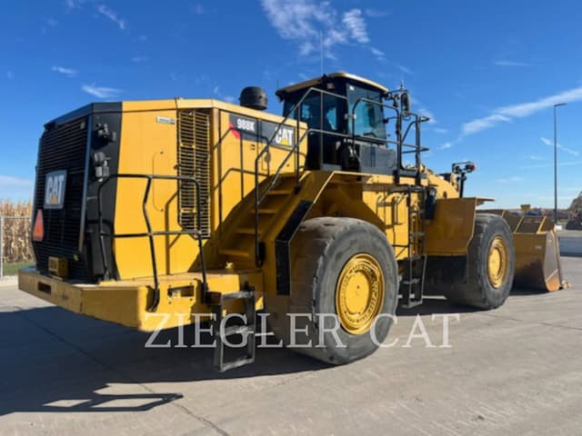 Image of Caterpillar 988K equipment image 2