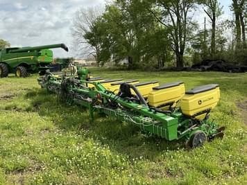 Main image John Deere/Orthman Planter