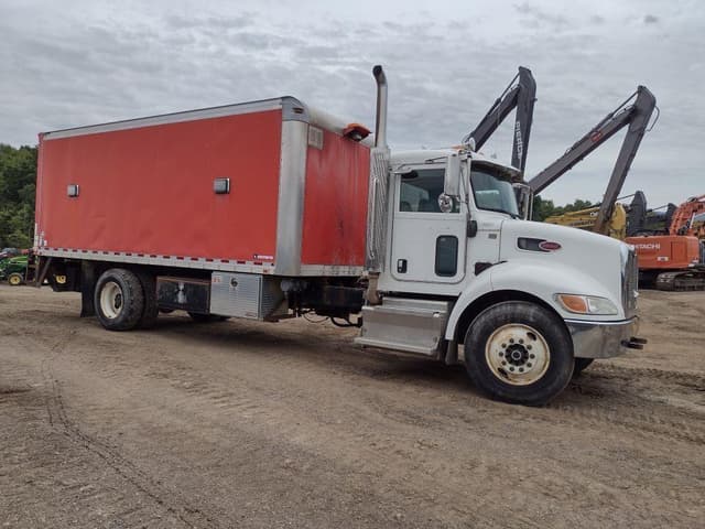 Image of Peterbilt 337 equipment image 2
