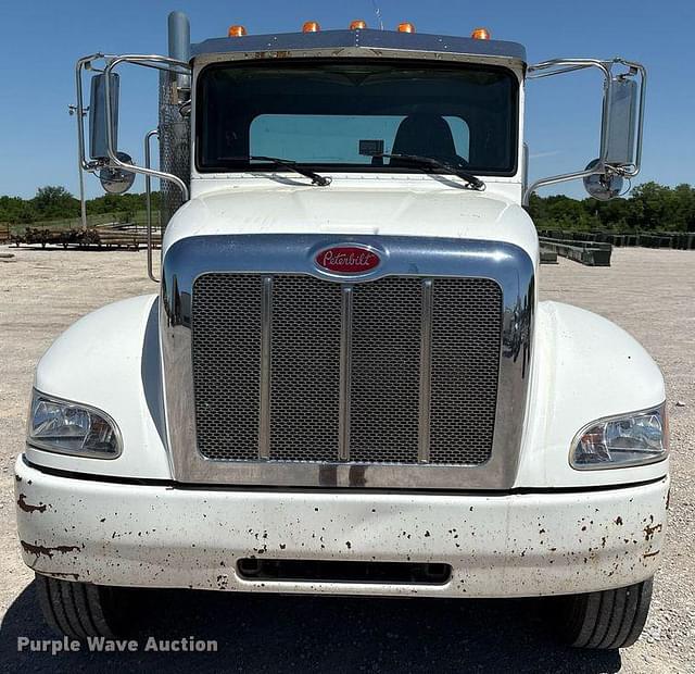 Image of Peterbilt 337 equipment image 1
