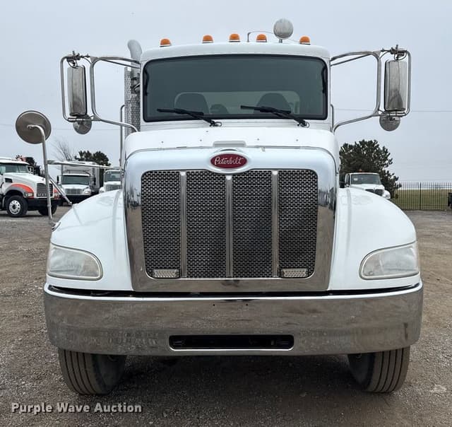 Image of Peterbilt 337 equipment image 1