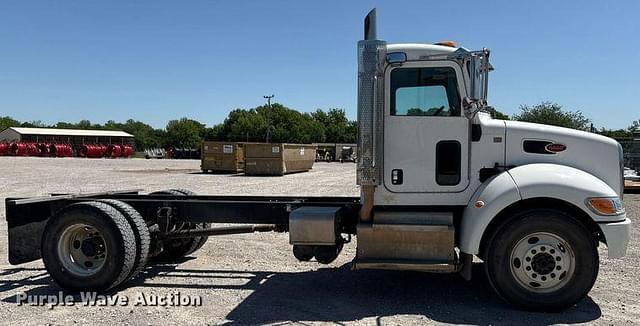 Image of Peterbilt 337 equipment image 3