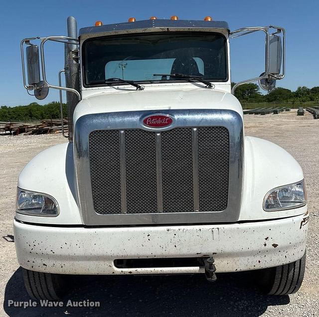 Image of Peterbilt 337 equipment image 1