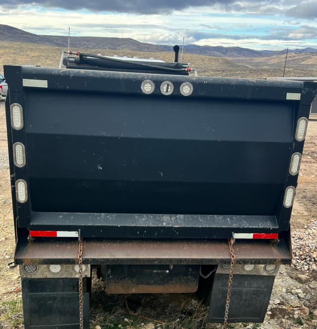 Image of Peterbilt 348 equipment image 4