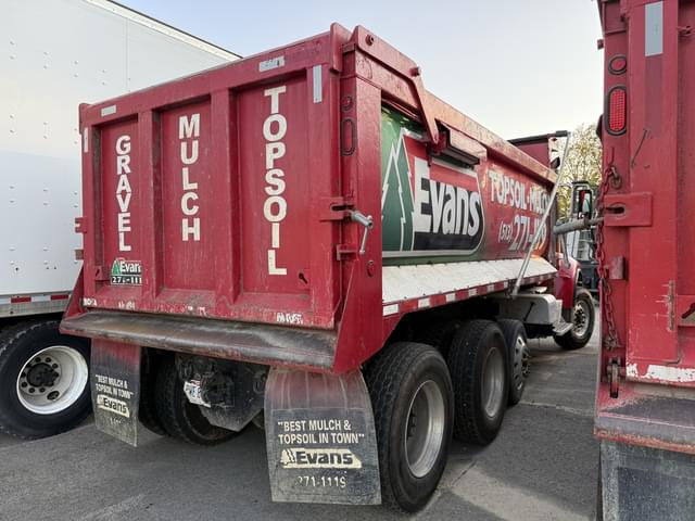 Image of Peterbilt 348 equipment image 2