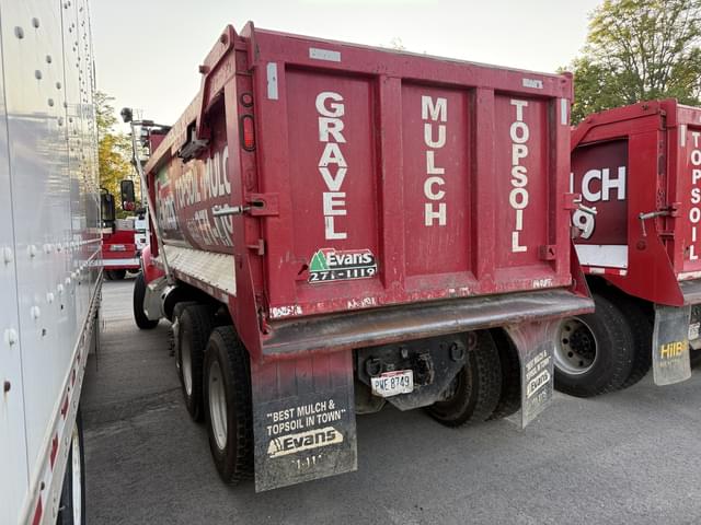Image of Peterbilt 348 equipment image 1