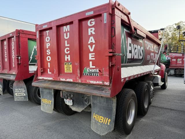 Image of Peterbilt 348 equipment image 2