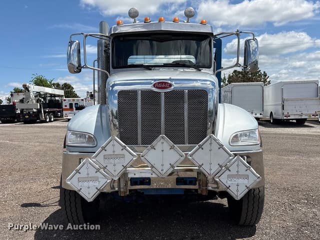 Image of Peterbilt 348 equipment image 1