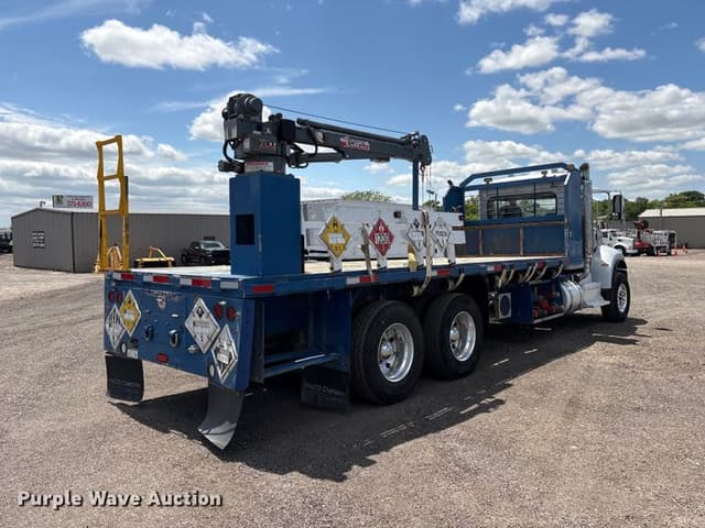 Image of Peterbilt 348 equipment image 4