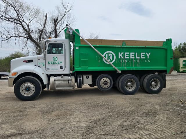 Image of Peterbilt 348 equipment image 4