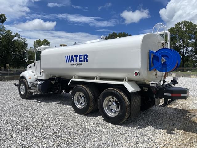 Image of Peterbilt 348 equipment image 1