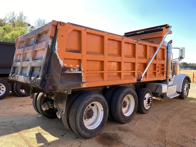 Image of Peterbilt 367 equipment image 2