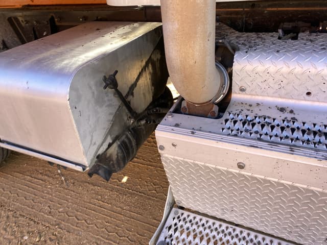 Image of Peterbilt 367 equipment image 4