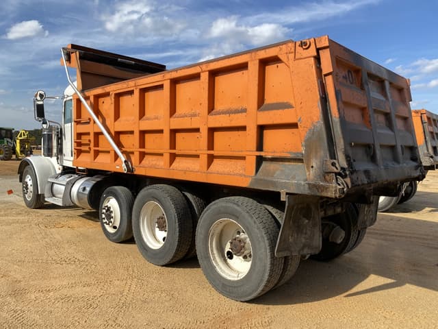 Image of Peterbilt 367 equipment image 1