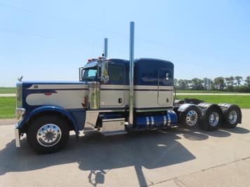 Main image Peterbilt 389
