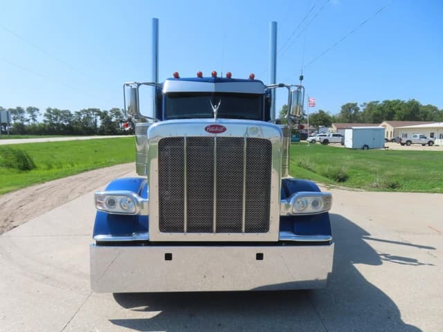 Image of Peterbilt 389 equipment image 2