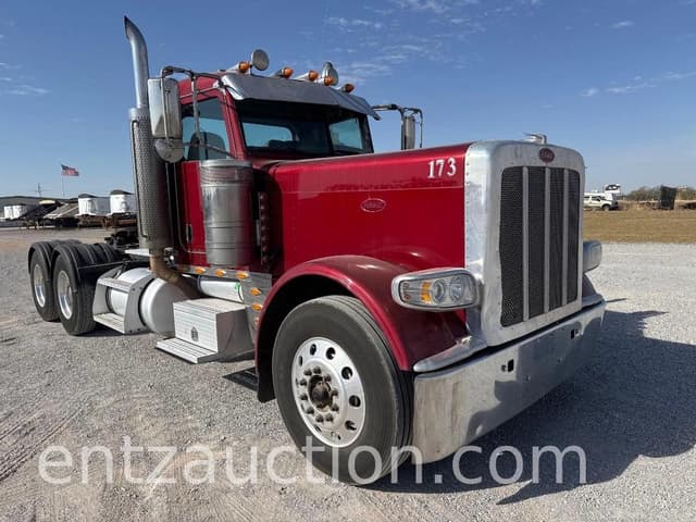 Image of Peterbilt 389 equipment image 2