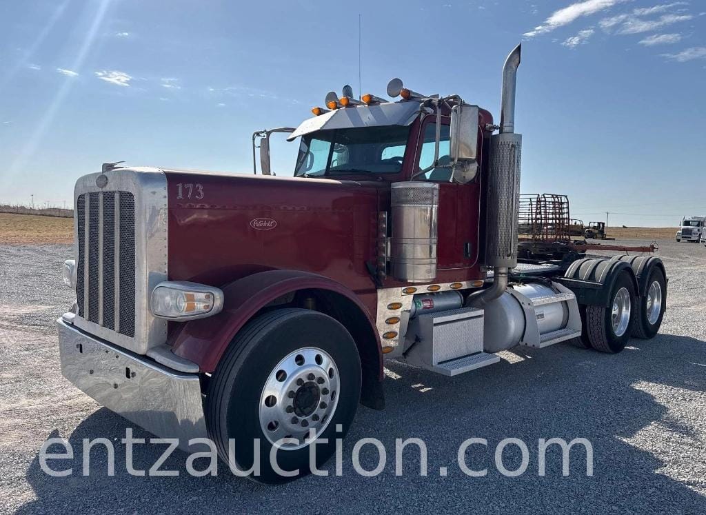 2017 Peterbilt 389 Equipment Image0
