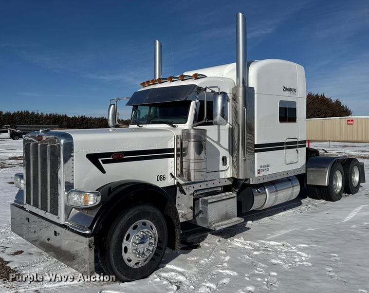2017 Peterbilt 389 Equipment Image0