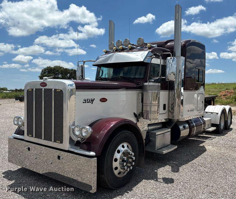 Image of Peterbilt 389 Primary image
