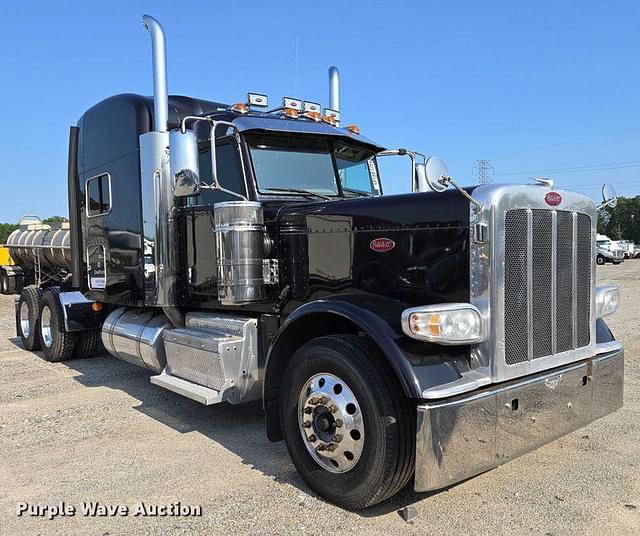 Image of Peterbilt 389 equipment image 2