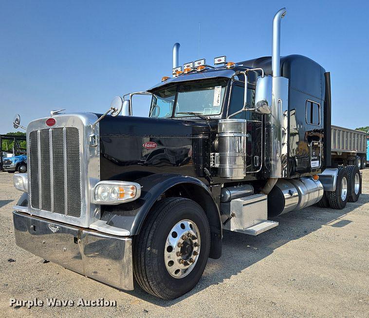 Image of Peterbilt 389 Primary image