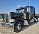 2017 Peterbilt 389 Image