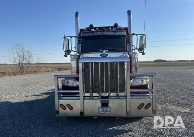 Image of Peterbilt 389 equipment image 2