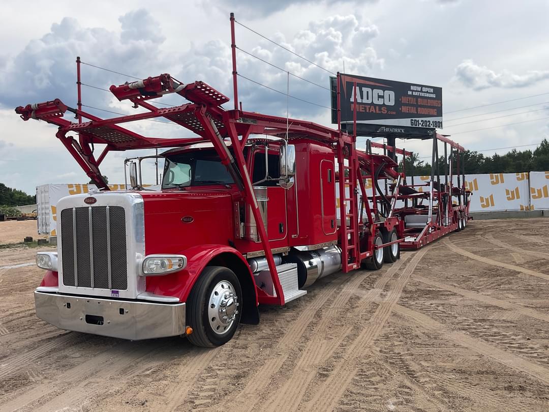 Image of Peterbilt 389 Primary image