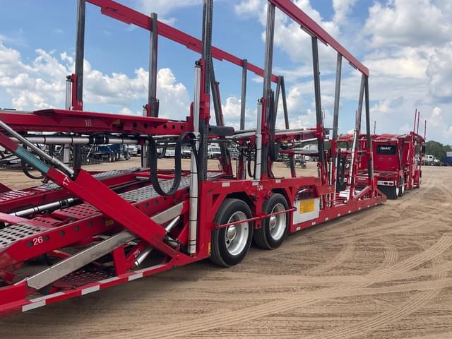 Image of Peterbilt 389 equipment image 4