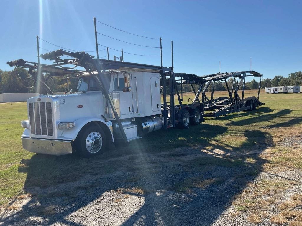 2017 Peterbilt 389 Equipment Image0